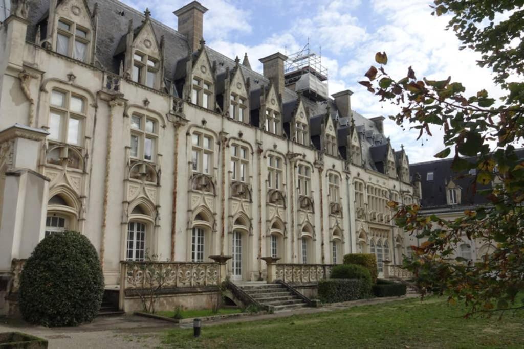 Charmant Studio Au Calme Tout Confort Dans Chateau Neo Gothique Proche Zenith Comet Orleans Parking Voiture Gratuit Wifi Haut Debit Rue Des Montees Екстер'єр фото