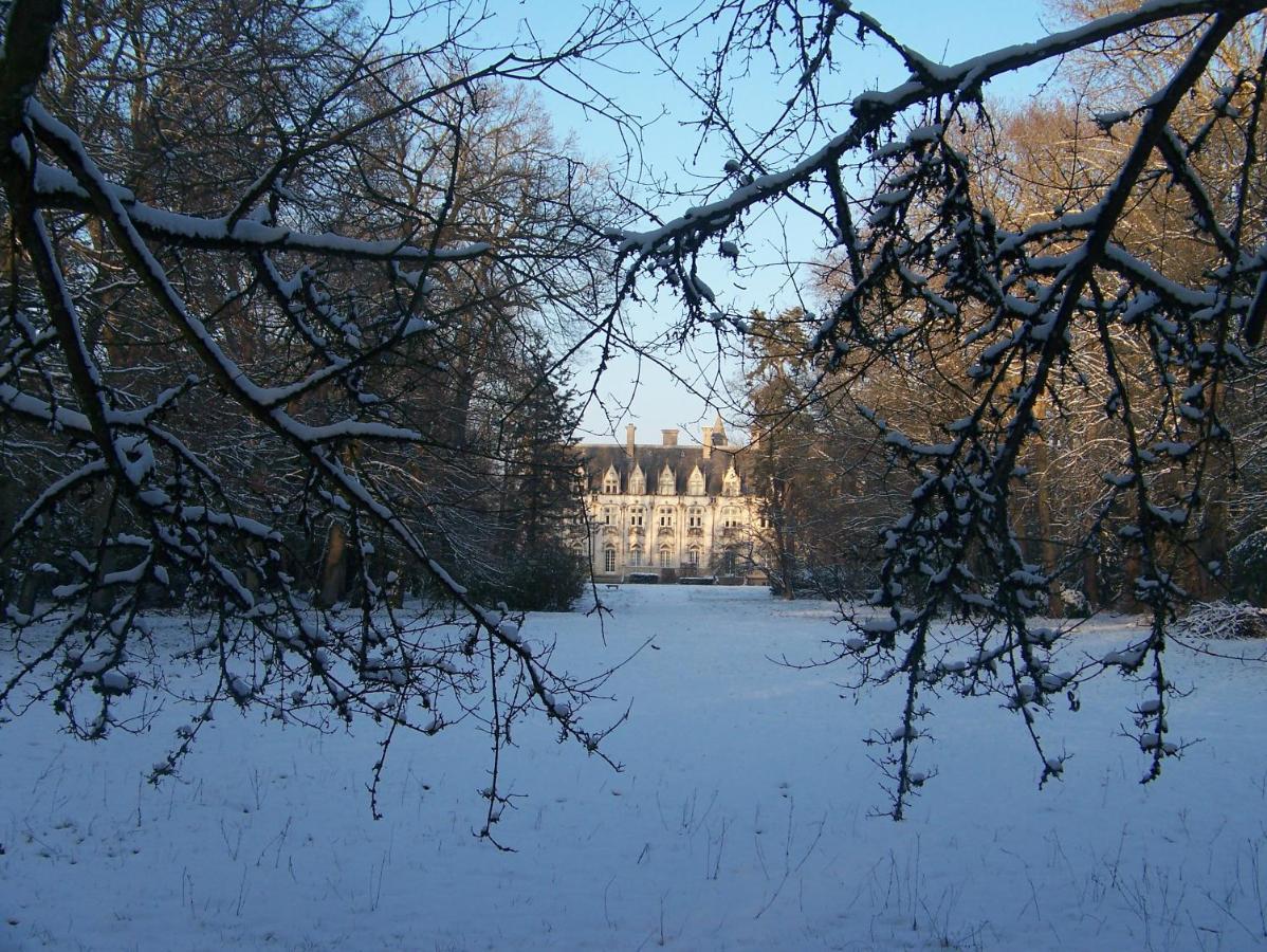 Charmant Studio Au Calme Tout Confort Dans Chateau Neo Gothique Proche Zenith Comet Orleans Parking Voiture Gratuit Wifi Haut Debit Rue Des Montees Екстер'єр фото