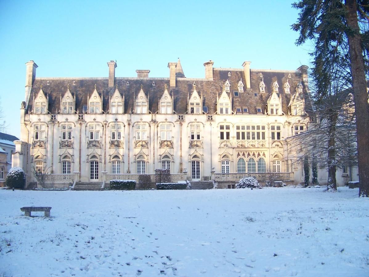 Charmant Studio Au Calme Tout Confort Dans Chateau Neo Gothique Proche Zenith Comet Orleans Parking Voiture Gratuit Wifi Haut Debit Rue Des Montees Екстер'єр фото